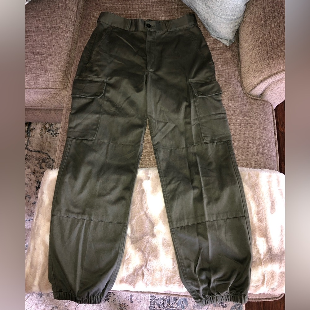 Nasty Gal Women’s Olive Cargo Pants Size M